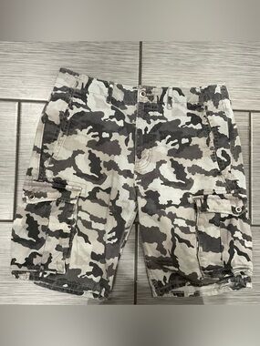 Levi’s Men’s Cargo Shorts Black & Gray Size W32 Good Condition